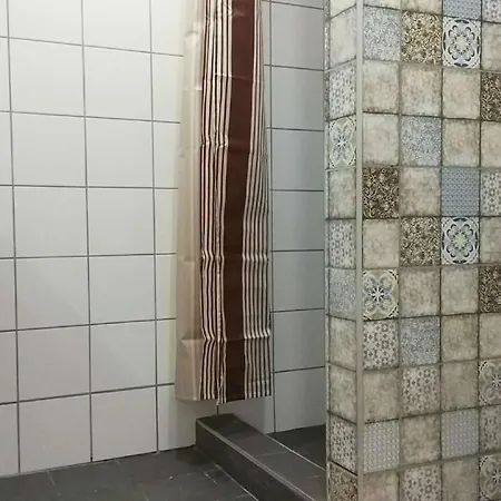 Privatunterkunft Sunny With Private Bathroom In Downtown