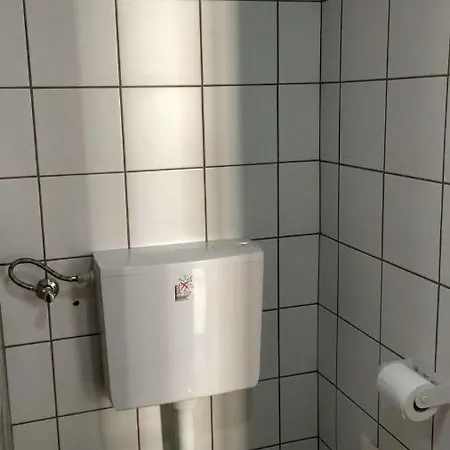 Sunny With Private Bathroom In Downtown