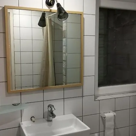Privatunterkunft Sunny With Private Bathroom In Downtown Budapest