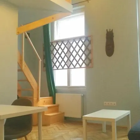 Privatunterkunft Sunny With Private Bathroom In Downtown